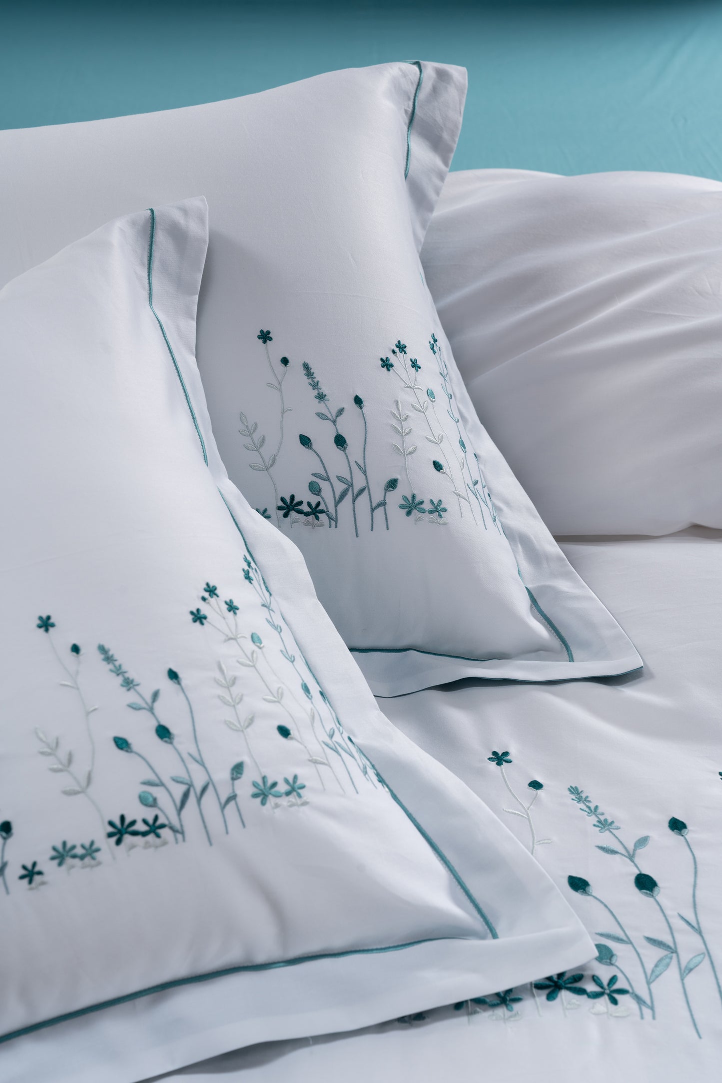 Botanical Aqua Linen Set