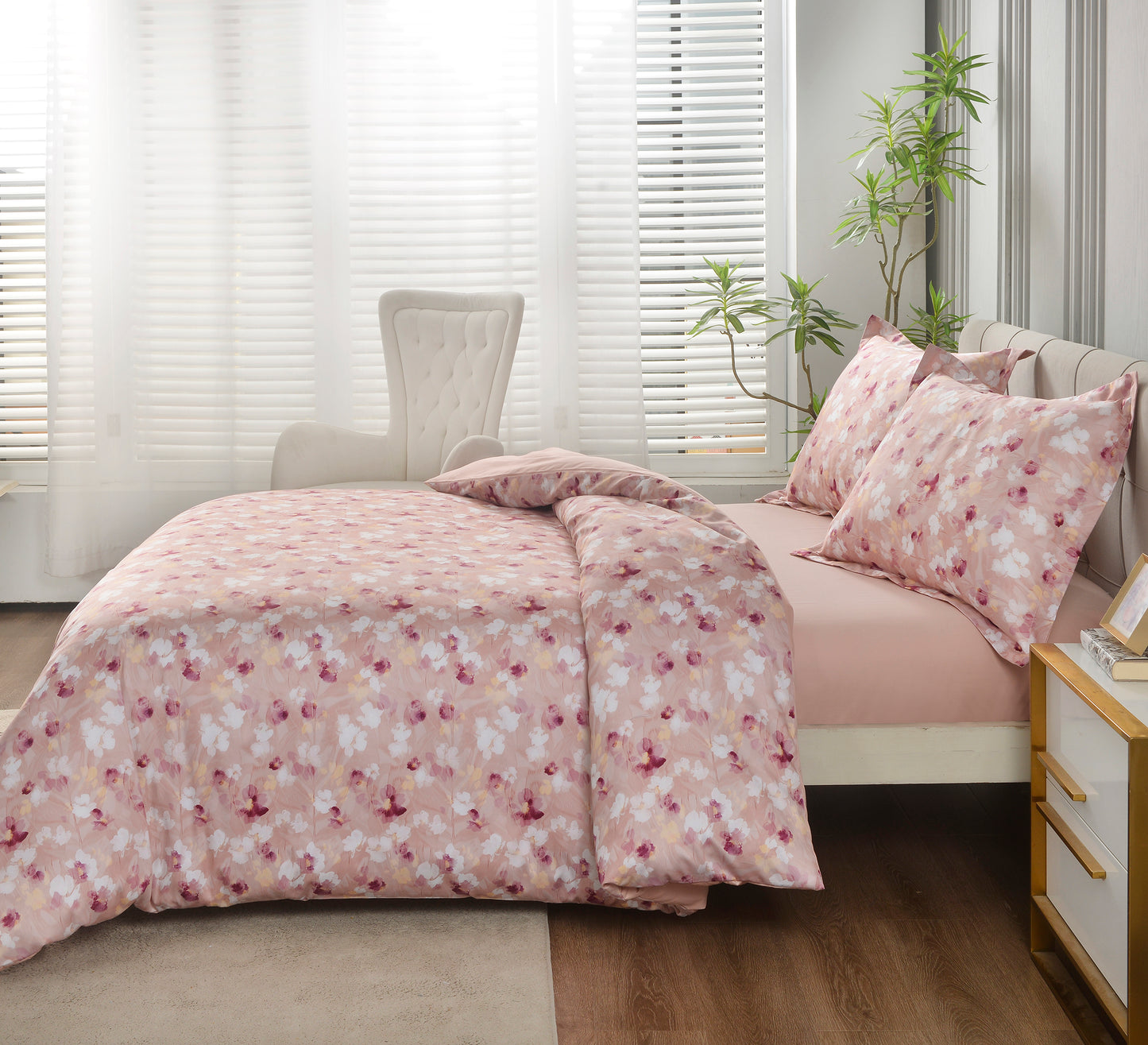 Opulent Petals Linen Set