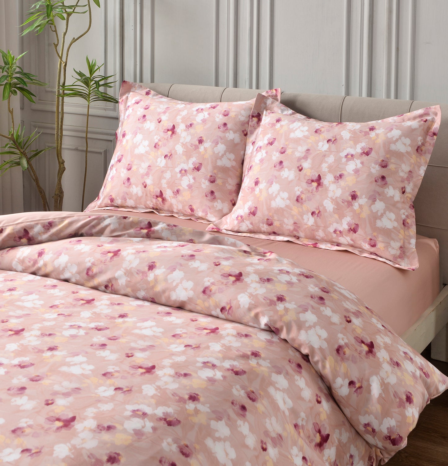 Opulent Petals Linen Set